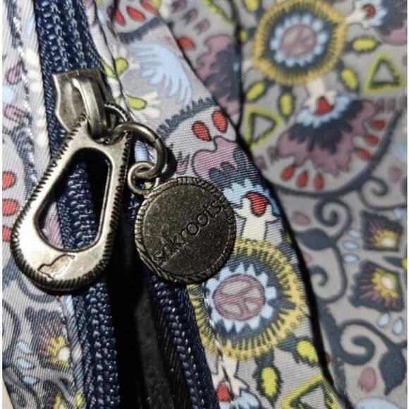 Sakroots Atlas Hobo Bag Vegan Purse Lightweight Spacious Floral Pattern NEW - Picture 6 of 12